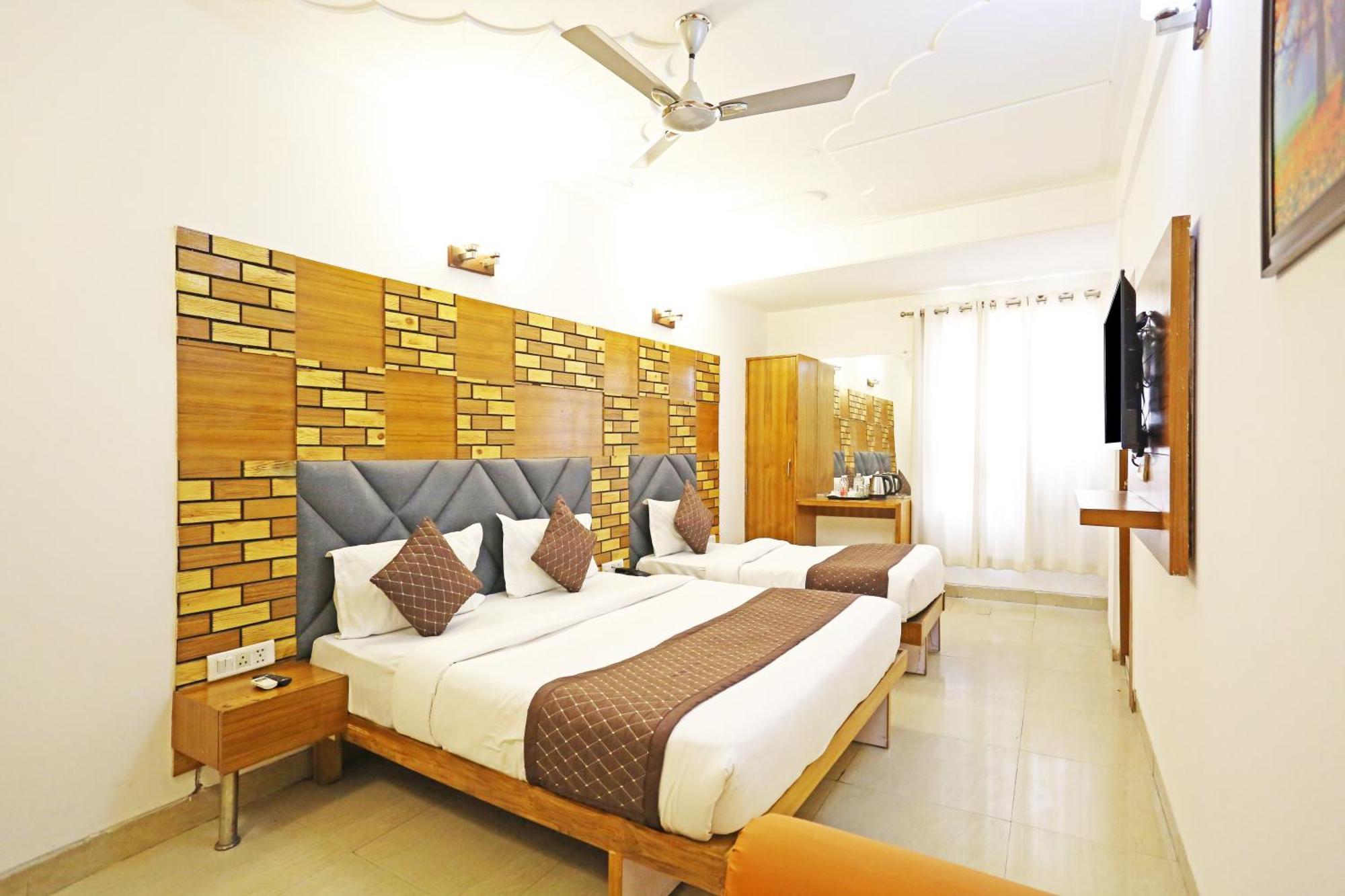 Hotel Ambrosia - A Boutique Hotel ニューデリー エクステリア 写真